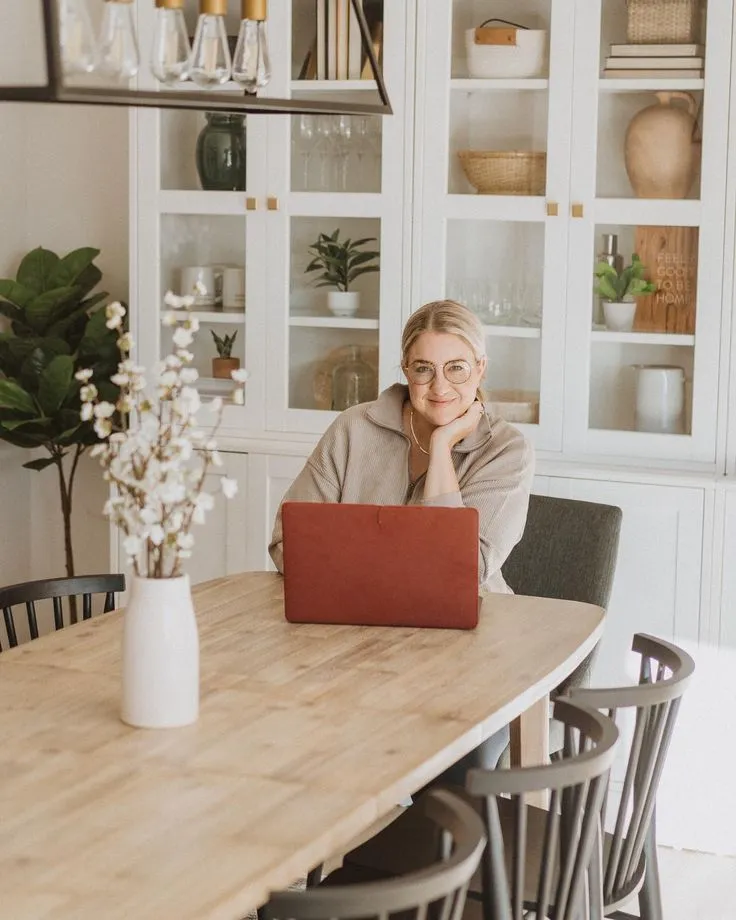 Magazyn przemysłowy z produktami hardware